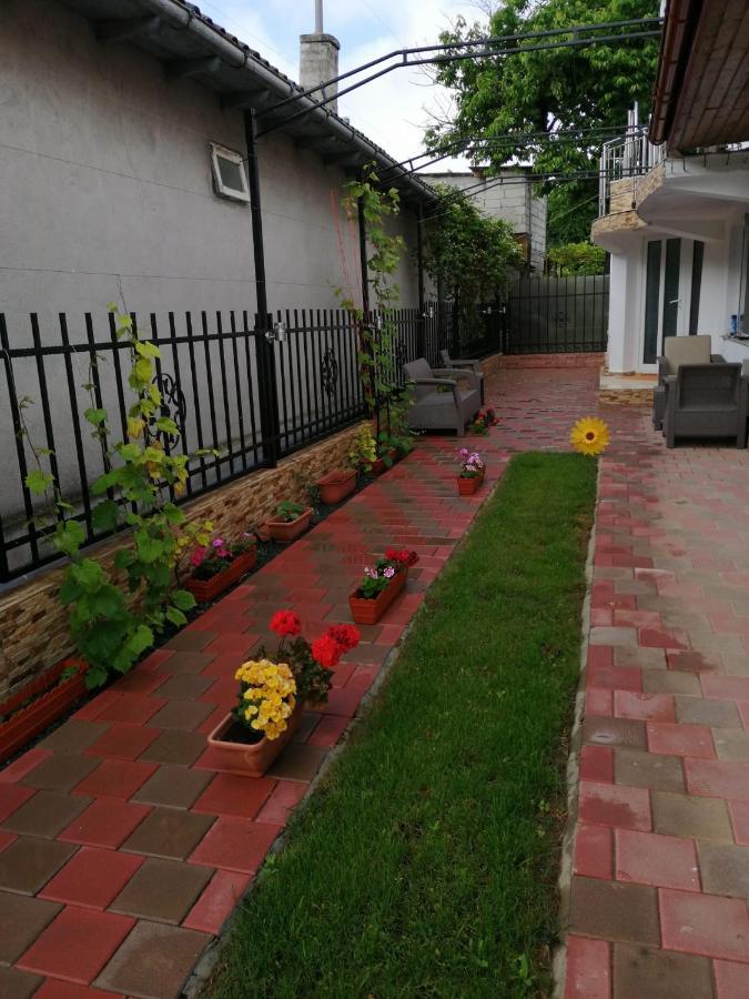 Casa Flor Apartment Două Mai Екстериор снимка