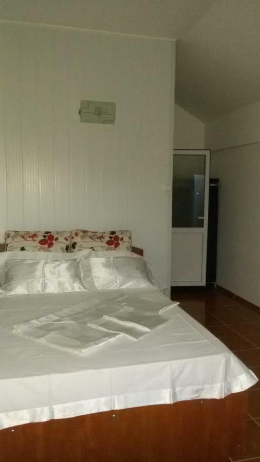 Casa Flor Apartment Două Mai Екстериор снимка